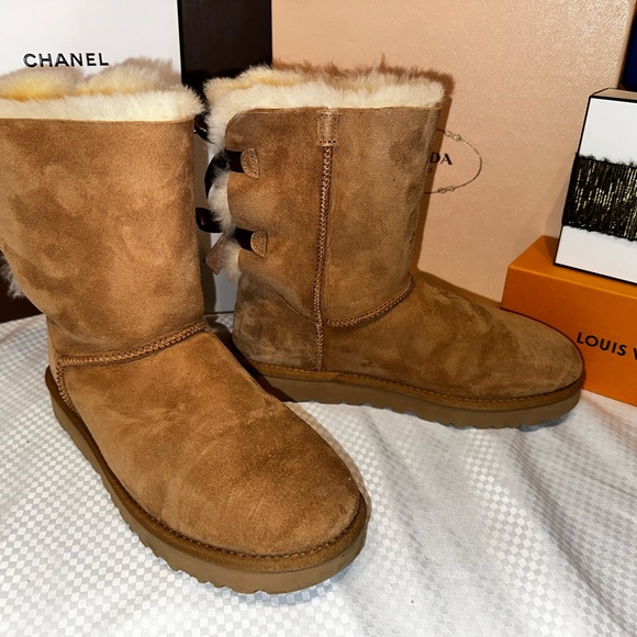Authentic UGG Double Bow Boots. Shearling & Chestnut Suede Size 10 - Picture 4 of 12